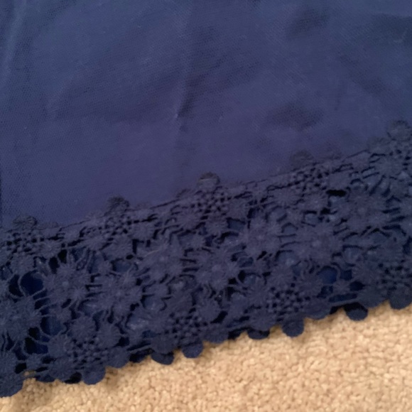 Ann Taylor skirt with flower hem - Picture 2 of 5